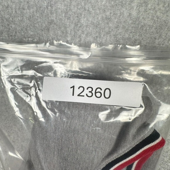 Guess Ringer Henley T-Shirt Mens L Grey Knit  Spellout‎ Embroidered Short Sleeve - Picture 7 of 7